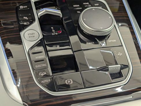 New 2026 BMW X5 xDrive50e w/ M Sport Package image 24