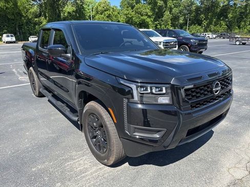 Used 2026 Nissan Frontier SV w/ Tow Package RWD image 7