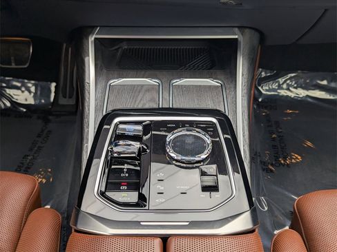 Used 2023 BMW i7 xDrive60 image 10