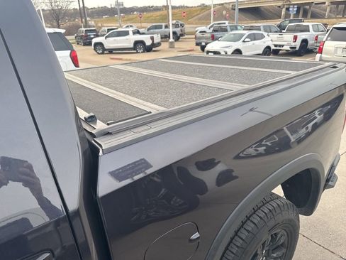 Used 2022 Chevrolet Silverado 1500 ZR2 w/ Technology Package image 10