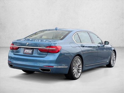 Used 2019 BMW 750i xDrive w/ Executive Package image 5