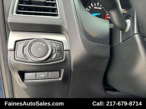 Used 2018 Ford Explorer XLT image 98