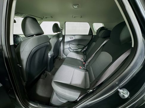 Used 2025 Kia Soul LX w/ LX Technology Package FWD image 26