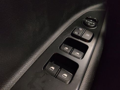 Used 2019 Kia Rio S FWD image 27