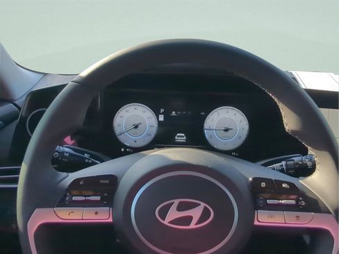 New 2025 Hyundai Elantra SEL image 36