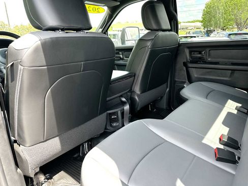 Used 2024 RAM 3500 Tradesman w/ Chrome Appearance Group image 24