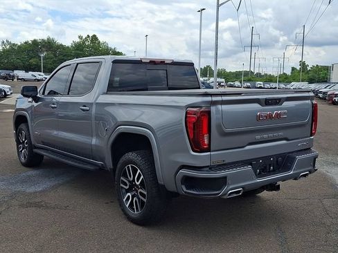 Used 2023 GMC Sierra 1500 AT4 w/ Technology Package AWD/4WD image 4