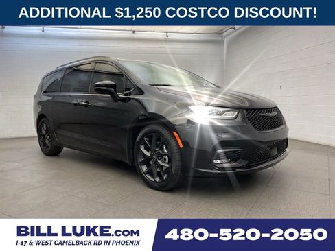 New 2026 Chrysler Pacifica Select FWD image 1