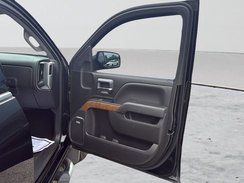 Used 2018 Chevrolet Silverado 1500 LTZ w/ Sport Package AWD/4WD image 23