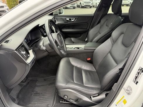 Used 2022 Volvo V60 T5 Cross Country w/ Advanced Package image 18