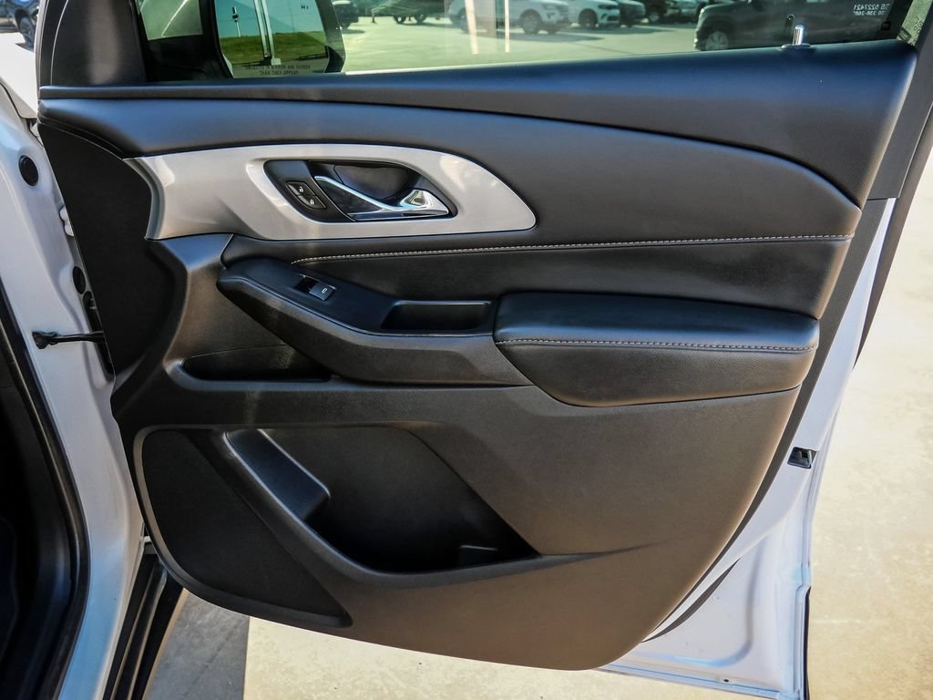 Used 2021 Chevrolet Traverse LT FWD image 19