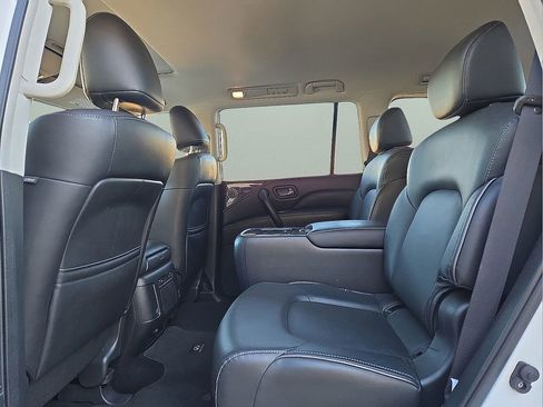 Used 2024 INFINITI QX80 Luxe image 17