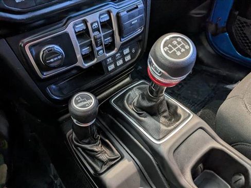 Used 2021 Jeep Gladiator Sport image 13