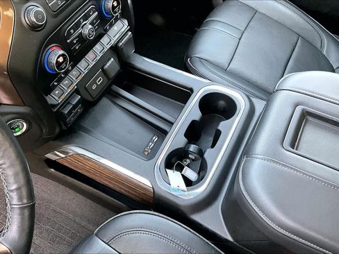 Used 2019 Chevrolet Silverado 1500 High Country w/ High Country Premium Package image 31