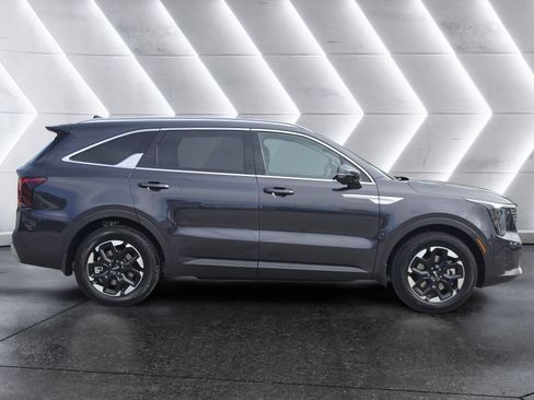 New 2026 Kia Sorento S FWD image 3