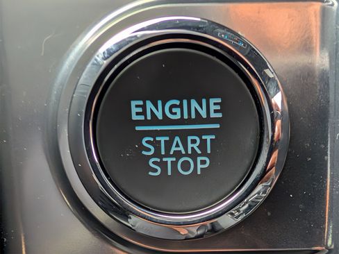 Used 2025 Ford F150 Lariat w/ Equipment Group 501A Mid image 25