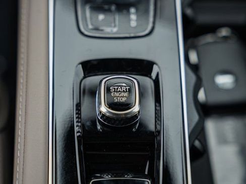 New 2026 Volvo XC90 B6 Plus w/ Protection Package Premier image 25