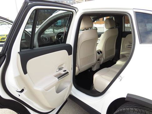 Used 2025 Mercedes-Benz GLA 250 4MATIC image 20