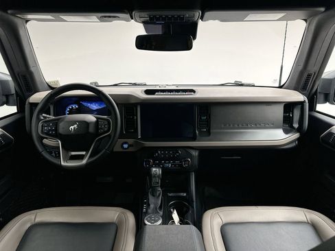 Used 2024 Ford Bronco Wildtrak image 8