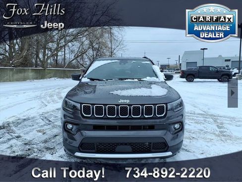 Used 2024 Jeep Compass Limited image 2