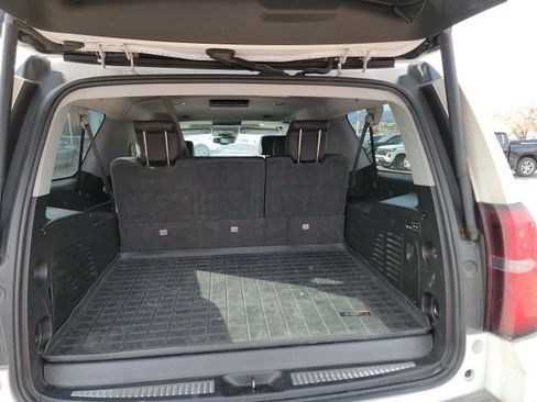 Used 2019 Chevrolet Suburban LT image 10