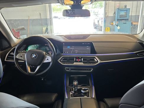 Used 2020 BMW X7 xDrive40i w/ Premium Package AWD/4WD image 9