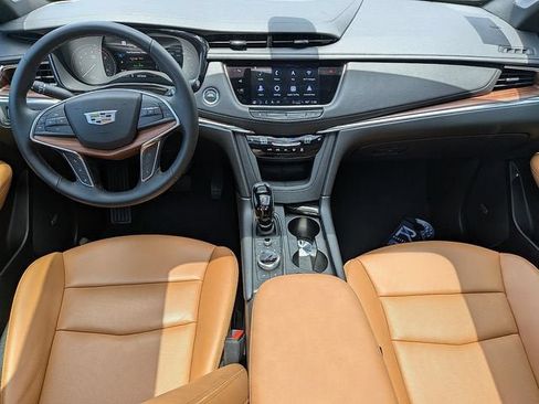 New 2025 Cadillac XT5 Premium Luxury w/ Technology Package FWD image 17