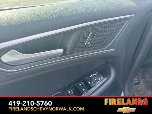 Used 2018 Ford Edge SEL w/ Equipment Group 201A image 12