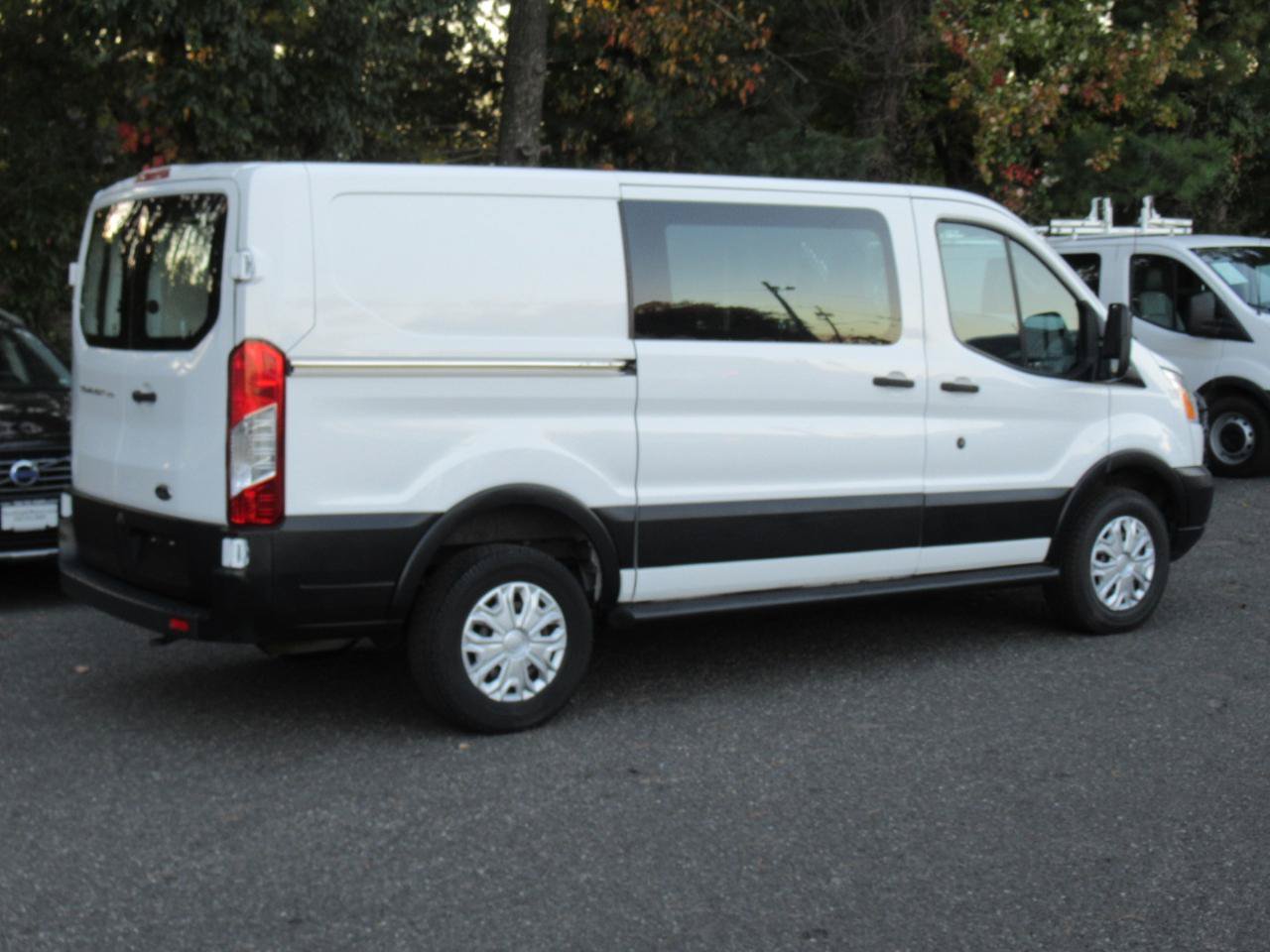 Used 2019 Ford Transit 250 130 Low Roof w/ Exterior Upgrade Package RWD image 6