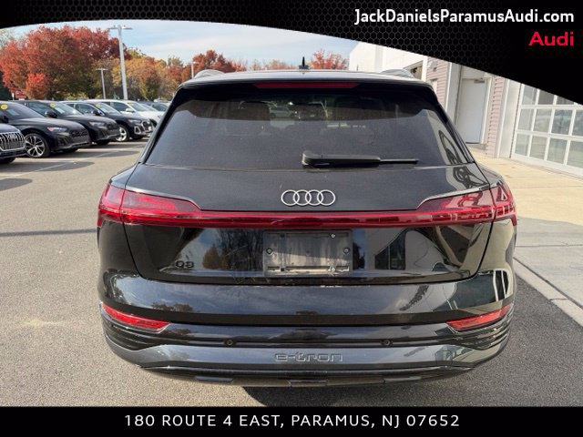 Used 2024 Audi Q8 e-tron Premium Plus w/ Premium Plus Package AWD/4WD image 5