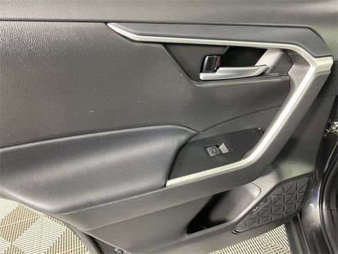 Used 2023 Toyota RAV4 XLE image 28