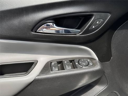 Used 2021 Chevrolet Equinox LS w/ LS Convenience Package FWD image 17