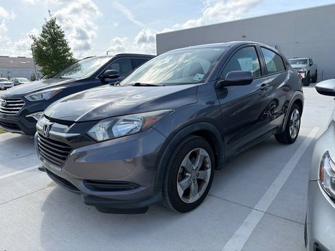 Used 2017 Honda HR-V LX image 1