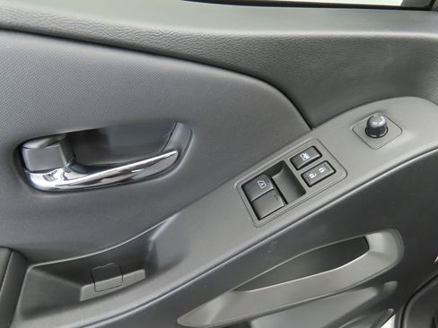 Used 2024 Nissan Frontier SV w/ Technology Package image 23