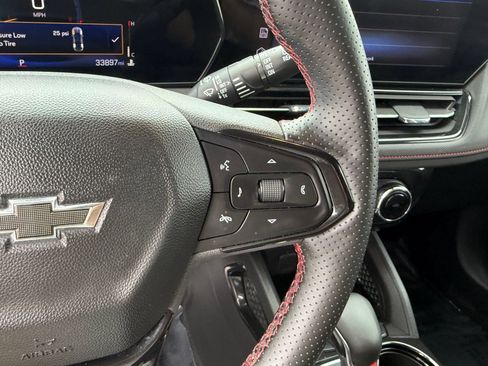 Used 2024 Chevrolet TrailBlazer RS w/ Convenience Package FWD image 23