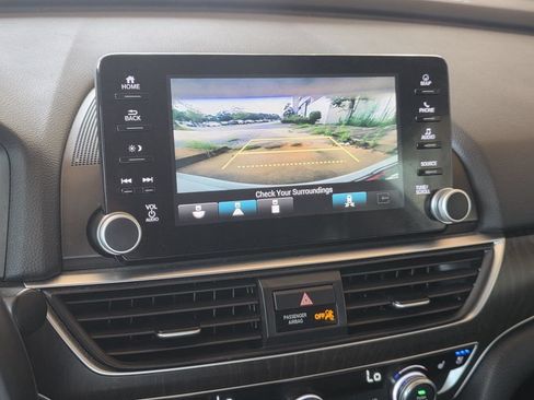 Used 2018 Honda Accord Touring image 14