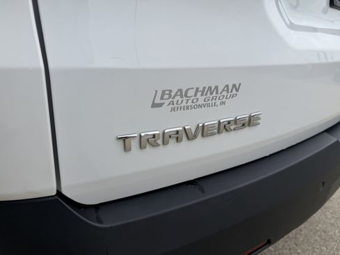 Used 2019 Chevrolet Traverse RS w/ LPO, Floor Liner Package FWD image 9