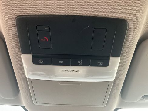 Used 2025 Nissan Rogue SV FWD image 16