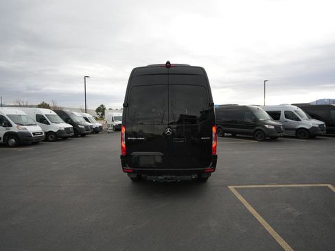 Used 2024 Mercedes-Benz Sprinter 2500 image 6