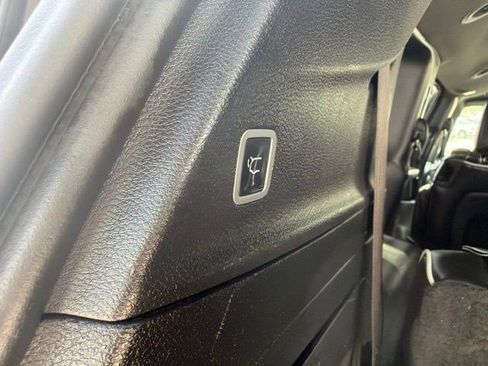 Used 2018 Chrysler Pacifica Limited w/ S Appearance Package FWD image 20