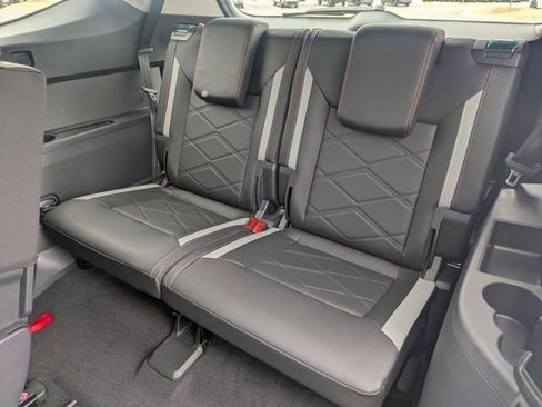 New 2026 Volkswagen Atlas Peak Edition AWD/4WD image 16
