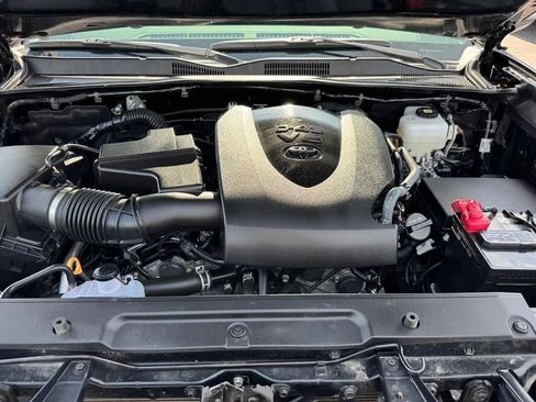 Used 2023 Toyota Tacoma TRD Off-Road AWD/4WD image 18