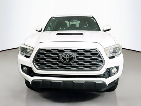 Used 2020 Toyota Tacoma TRD Sport w/ Technology Package AWD/4WD image 2