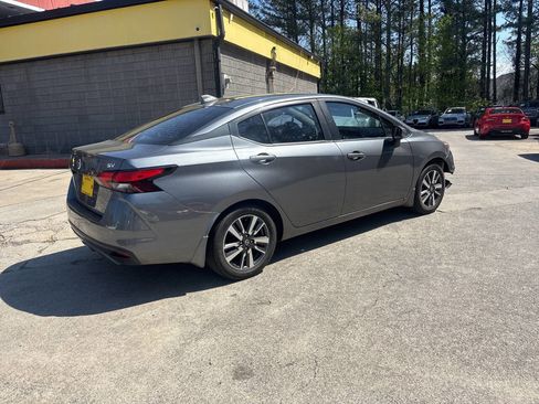 Used 2021 Nissan Versa SV image 8