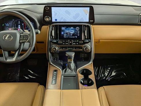 Used 2026 Lexus LX 600 4WD w/ Accessory Package (Z1) image 20