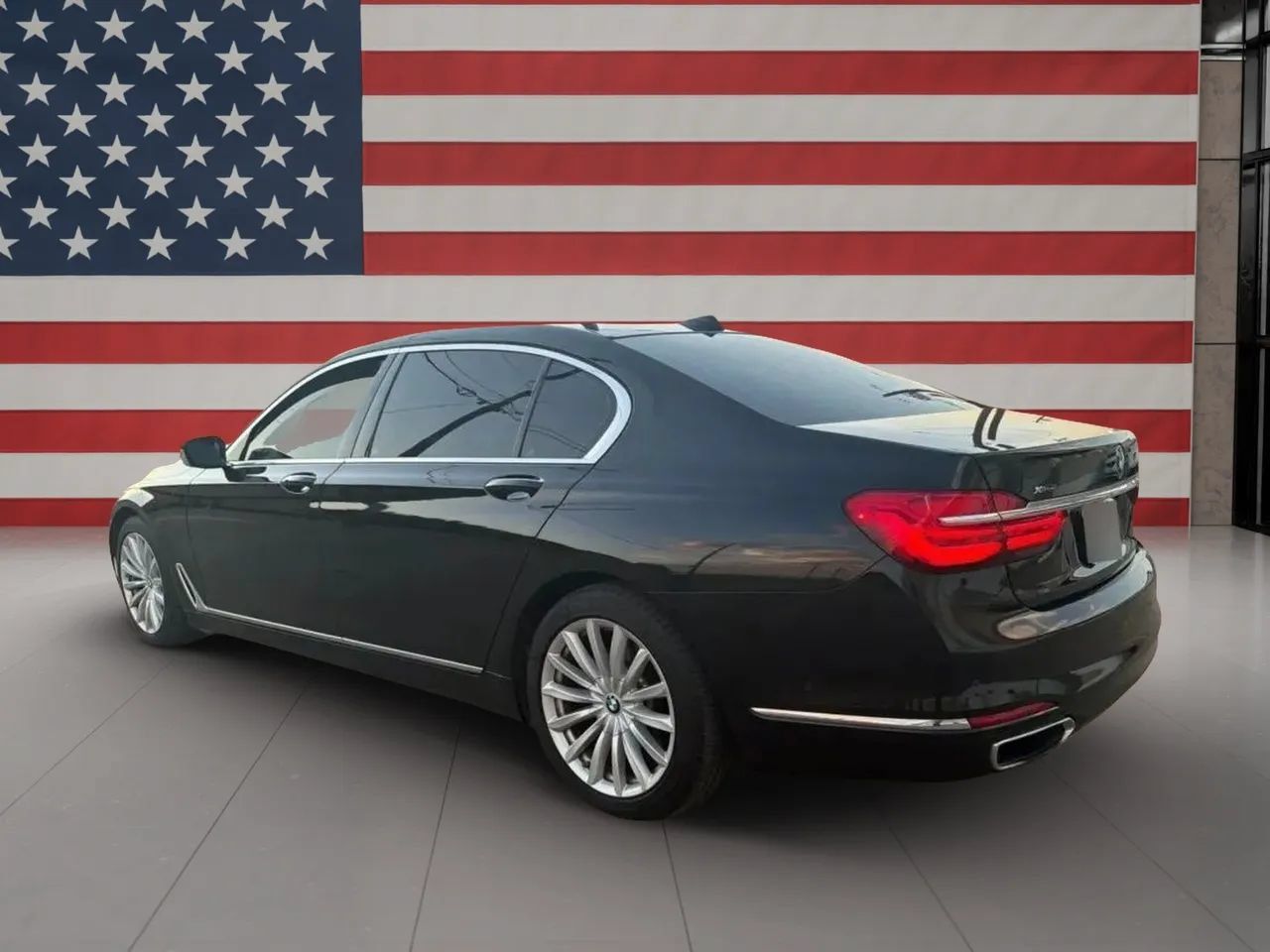 Used 2017 BMW 740i xDrive AWD/4WD image 9