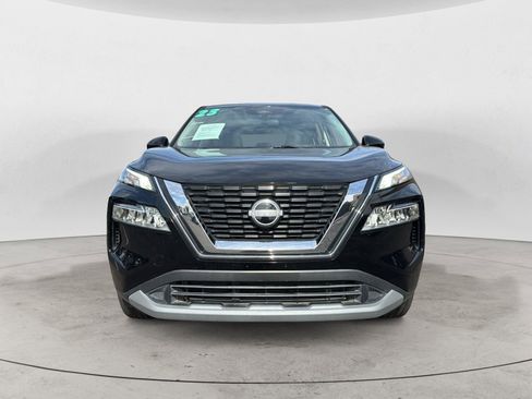 Used 2023 Nissan Rogue SV image 2