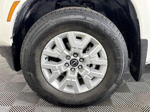 Used 2023 Nissan Frontier SV w/ SV Convenience Package image 37