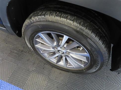 Used 2019 Toyota Highlander XLE image 8