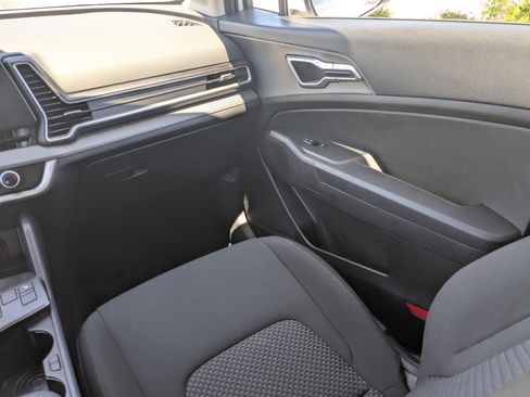 Certified 2025 Kia Sportage LX AWD/4WD image 20